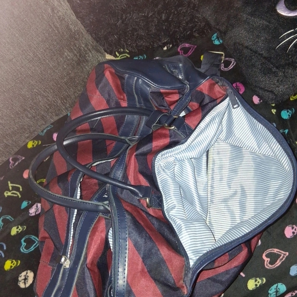 20 Inch Tommy Hilfiger Blue/Red Striped Travel Duffel Bag With Pleather Handle